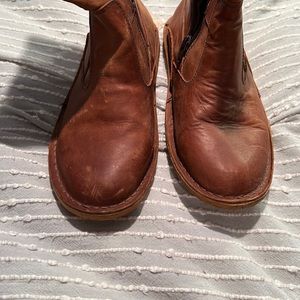 Chestnut Brown zip up boot